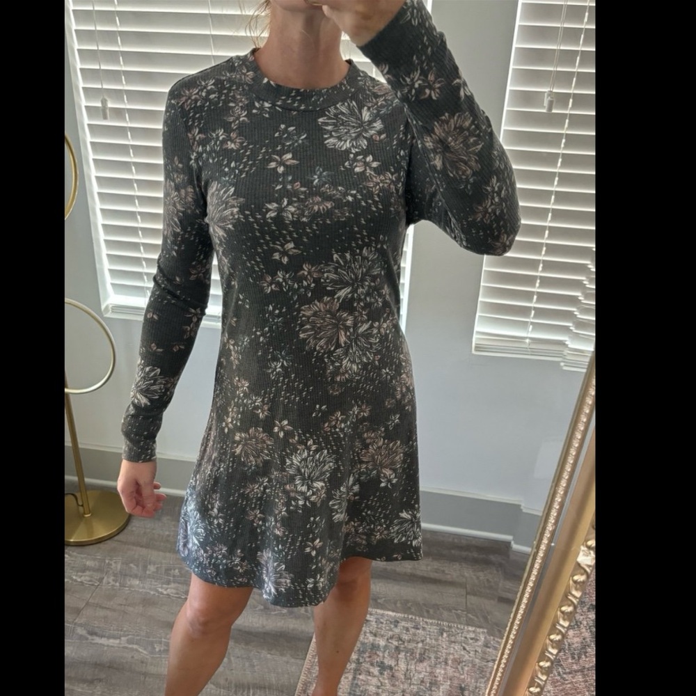 Love Fire Gray floral long sleeved dress